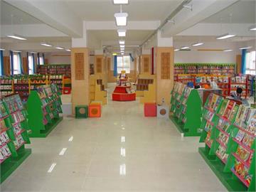 北京市东城区史家小学分校学校图书馆