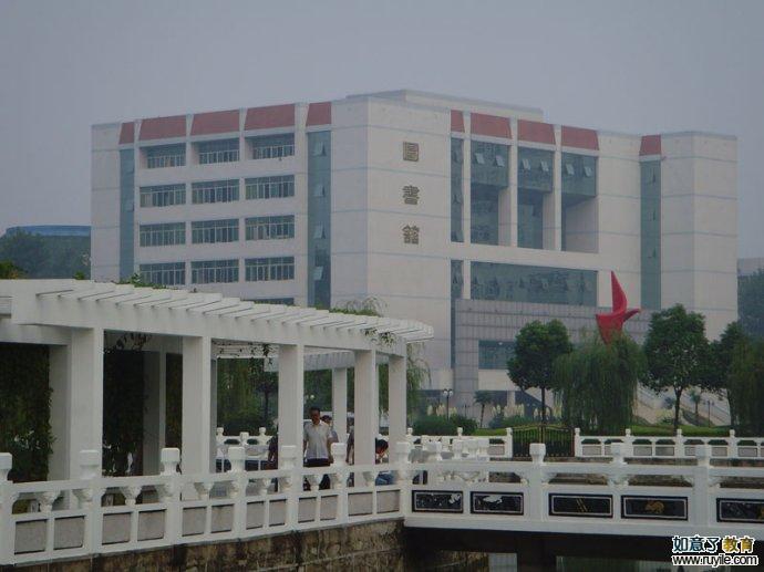 武汉工业学院图书馆