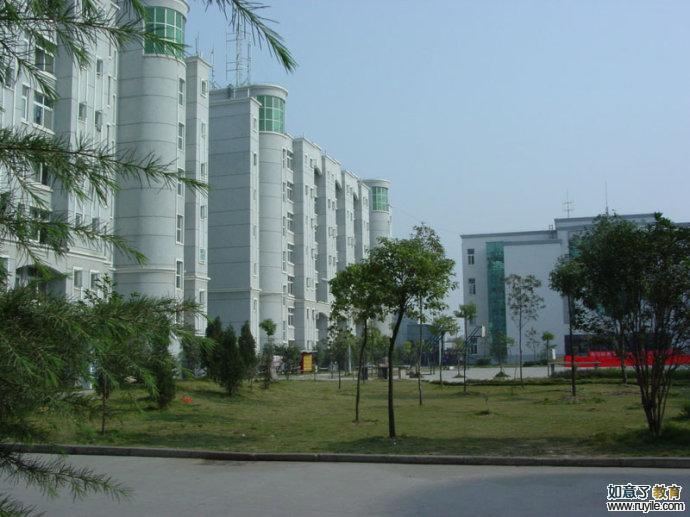 武汉工业学院校园