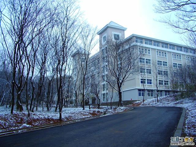 南京工业大学建筑