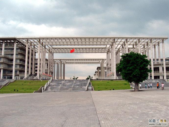 广东工业大学校门