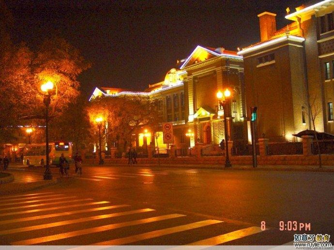 天津外国语夜景