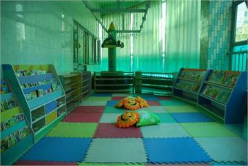 深圳市盐田区海山中英文幼儿园幼儿阅览室
