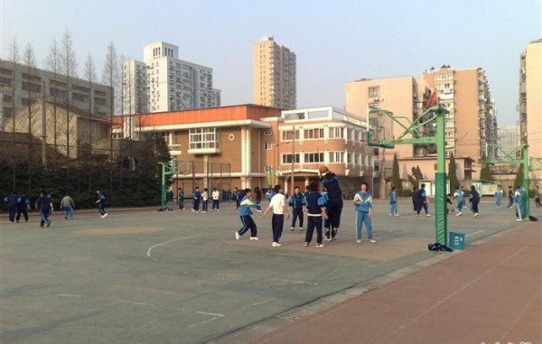 上海市第六十中学照片1