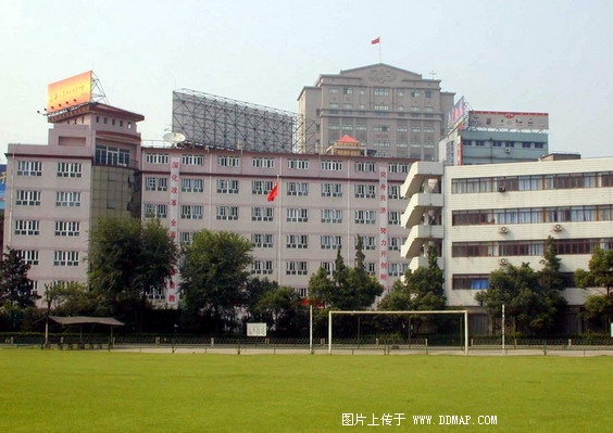 上海大学市北附属中学照片1
