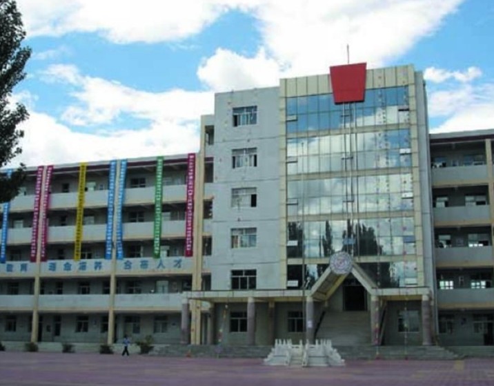内蒙古民族幼儿师范学校照片3