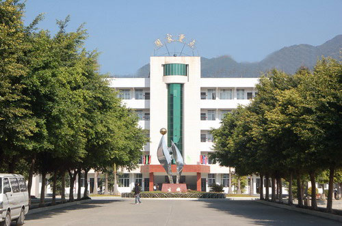 清远市职业技术学校图片