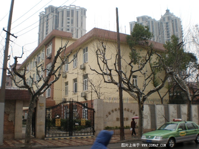 上海市现代职业技术学校(番禺校区)照片1