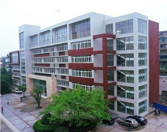 重庆市商务学校照片1