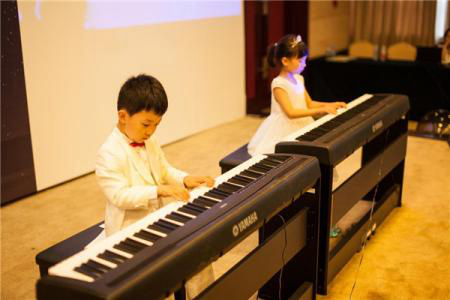 苏州钢琴学习班-200元即可培养孩子钢琴兴趣另送精美礼品一份