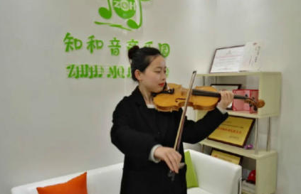 苏州小提琴培训学校-苏州相城区学小提琴古典吉他培训知和琴行